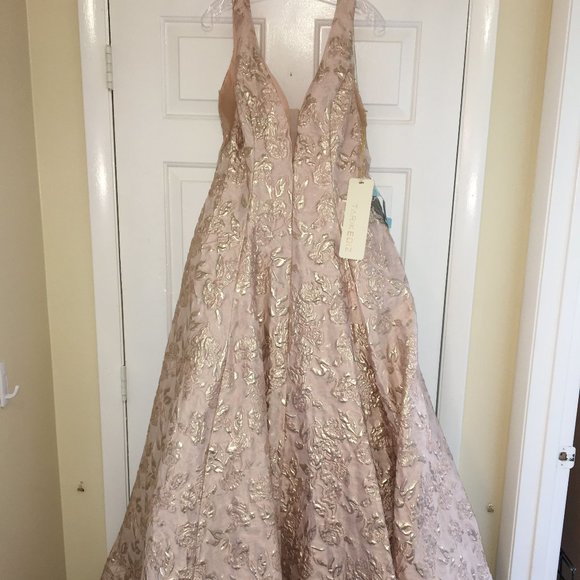 Tarik Ediz Dresses & Skirts - NEW Tarik Ediz style 50457 Pink Floral Jacquard